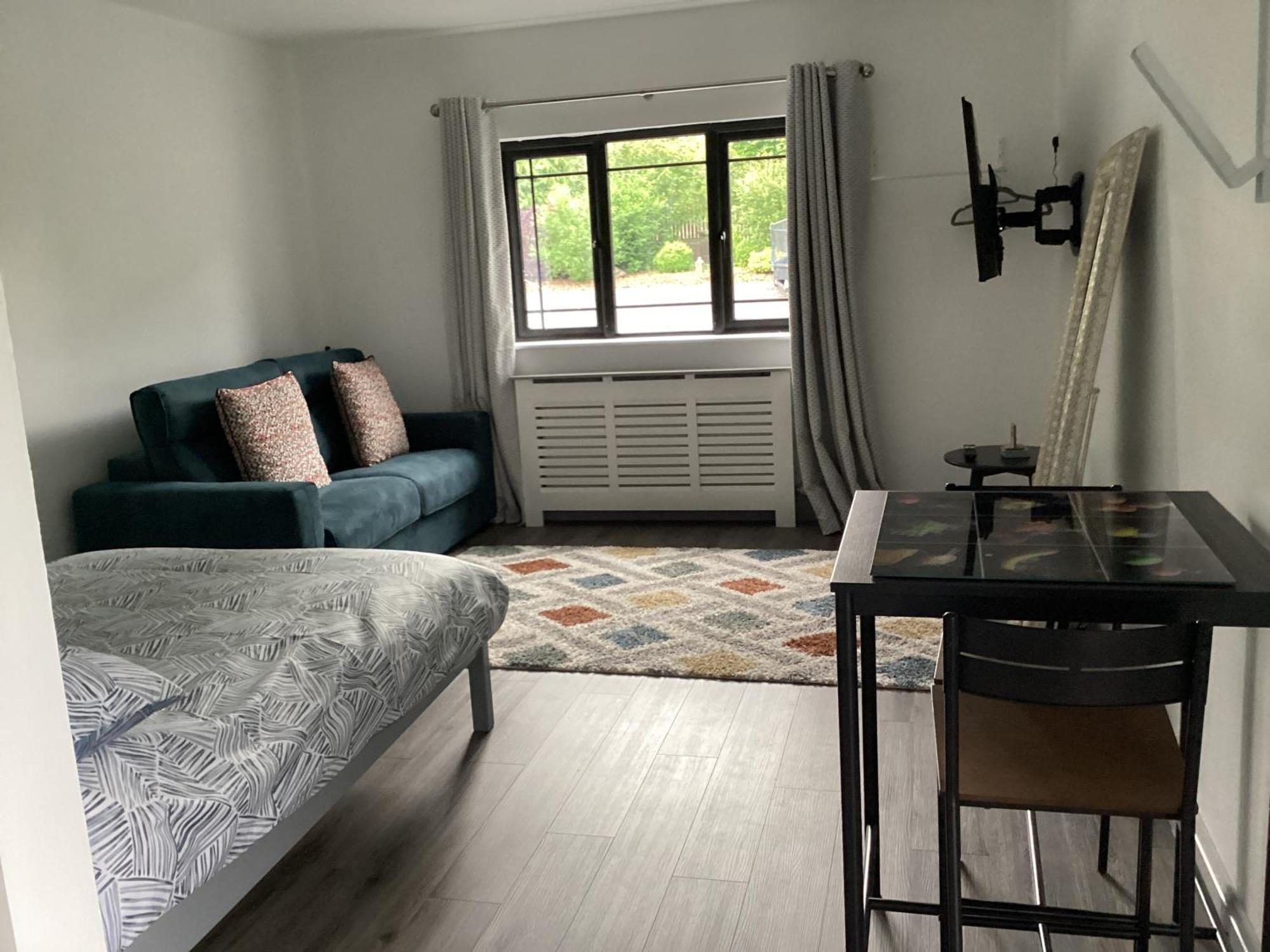 Studio Apartment To Rent Μουλινγκάρ Εξωτερικό φωτογραφία